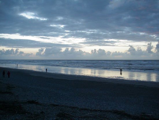 Hier habe ich das Tagesziel bei Sonnenuntergang erreicht.
Bin heute von der Ostkueste (Christchurch) via Arthurs Pass bis an die Westkueste nach Greymouth gefahren