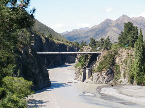 Ueber diese einspurige Bruecke muss man um nach Hanmer Springs zu kommen.