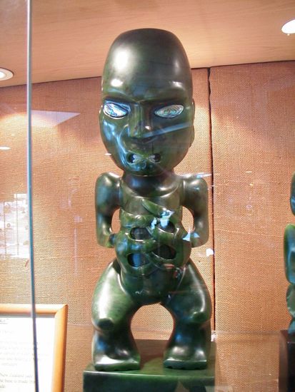 Der Kollege ist aus Greenstone und kostet etwa 10000 Dollar (sieht irgendwie Alien maesig aus)