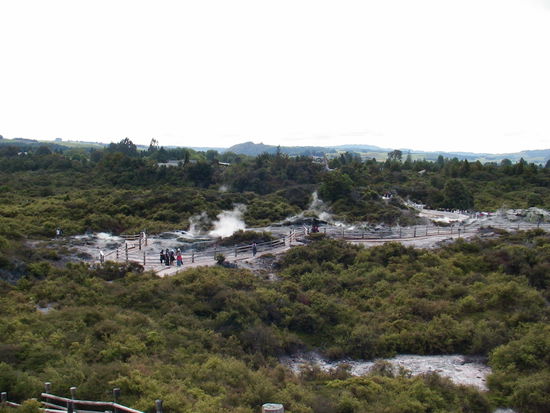 Uerberall dampft und brodelt es. (ganz zu schweigen vom Geruch)