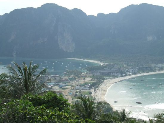 und nach dem Tsunami !