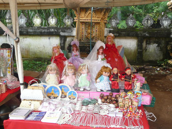 Hier konnte man den haesslichsten Krempel EVER kaufen