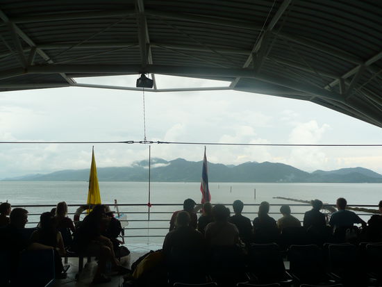 auf der Faehre bei Regenwetter Richtung Koh Chang