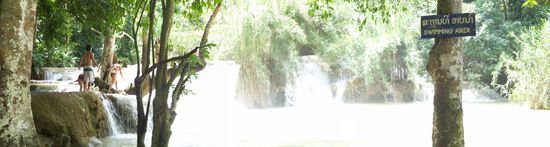 Die erste Badestelle am Tad Kuang Si, wo man auch...