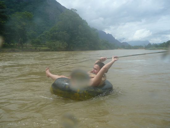 ... wird man dann mit Stoecken aus der Stroemung gefischt...