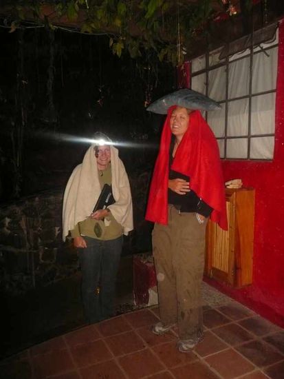 Nein, nicht zwei der "drei Weisen aus dem Morgenland" - Regenjacke vergessen!