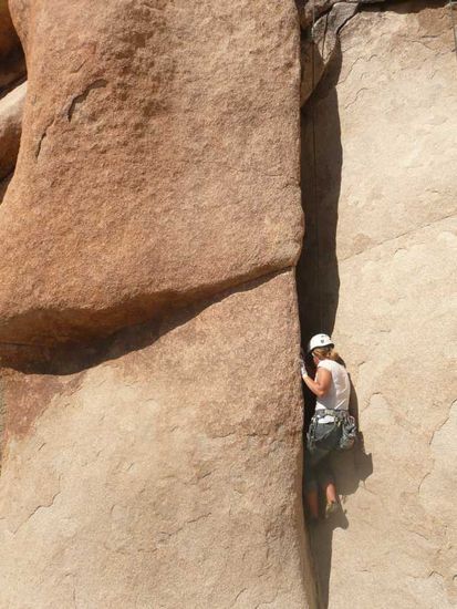 Leider durften wir nur im Toprope klettern, dabei wird es doch erst interessant ob die Faust-Knie-Ellbogen-Hooks auch im Vorstieg halten, besonders wenn noch 'ne Menge Sicherungsgerät am Gurt baumelt.