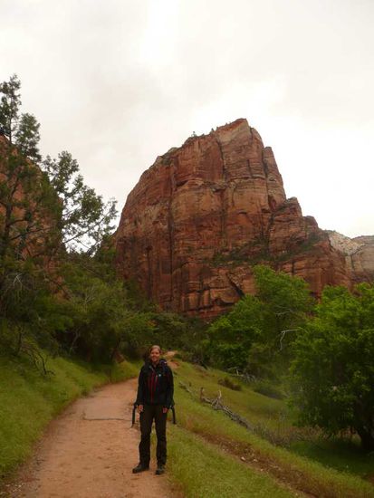 Wanderung zum Angels Landing (im Hintergrund zu sehen)