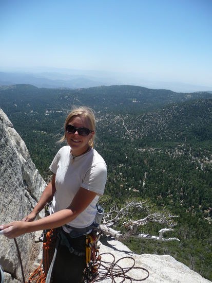 Auf der Lunch-ledge. Wegfindung der 3.Seillänge war nicht ganz einfach..dafür die Aussicht um so schöner.