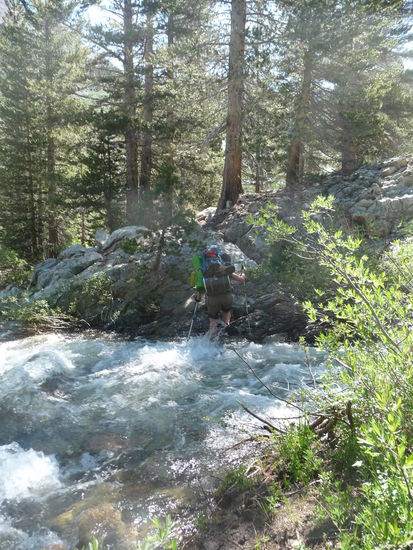 eine unserer Flussquerungen - danke an Teva für die Erfindung Ihrer Sandalen