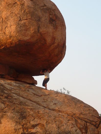 "Halt mal kurz" 
DAS obligatorische Devils Marbles-Foto!