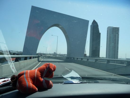 Die schiefe Brücke von Melbourne. Fühlt sich an als würde man betrunken fahren. Also nicht, das wir damit Erfahrung hätten...
