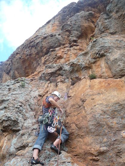 Behängt wie zu besten Weihnachtsbaumzeiten kann es losgehen....