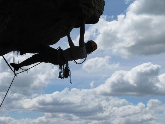 Wir wurden unter anderem überredet in "Kachoong" einzusteigen, die Lizenz zum fliegen! Es handelt sich um das wahrscheinlich meistfotografierte Dach Australiens. "On the rocks" hat es als Titelbild.
