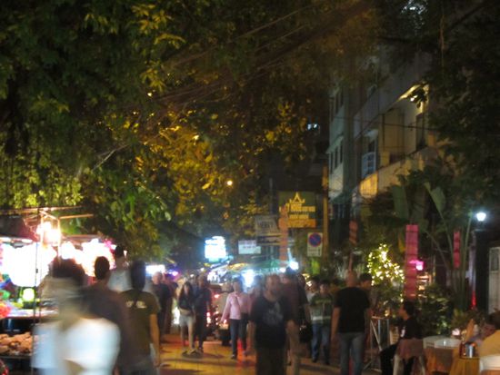 Backpacker-Meile vor unserem Hotel