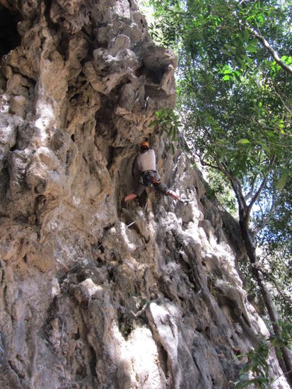 Selbst leichte Routen sind reizvoll mit Strukturen, die natürliche Rastpositionen bieten. "Zu" (Pause im Seil hängend) wurde aus dem Wortschatz entfernt!