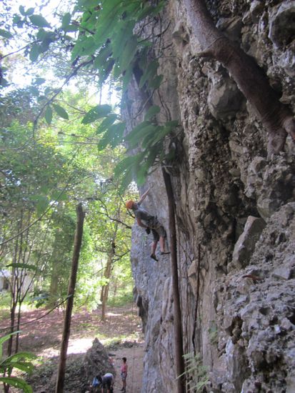 Manu haengt indessen faul rum