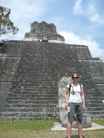 Hier versammelten sich die Maya zu Zeremonien, der Tempel durfte nur von einem Priester bestiegen werden.