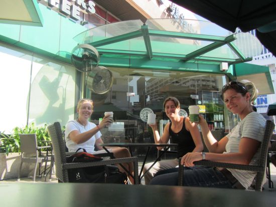 Aber an SOA-Kaffee können wir uns nicht gewöhnen, da muss dann Starbucks und Co. her..KOSTE ES WAS ES WOLLE!