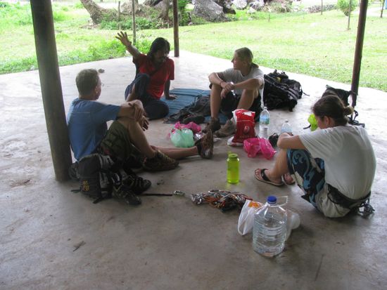 Der Sportsfreund gab uns viel *local advice* und Ideen für den nächsten Trip nach Malaysia -"The Dragon Horn" auf der Insel Tioman
