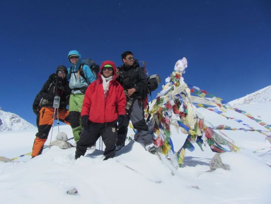 Namaste!
Wir erklimmen nicht ganz das Dach der Welt, aber immerhin das Obergeschoss. Begleitet uns bei unserem letzten Abenteuer: Hiking Nepal.