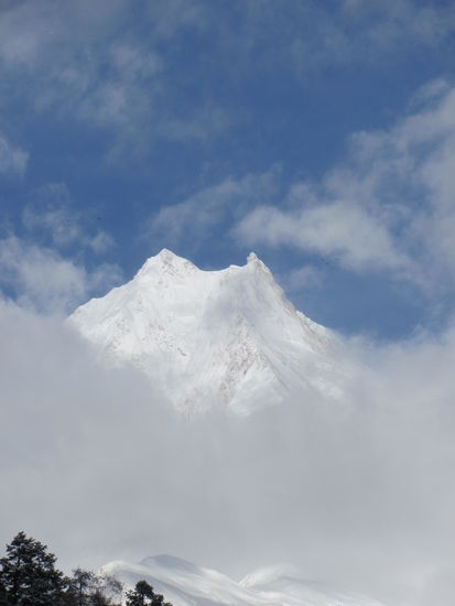 tauchte wunderbar in Lho aus den Wolken auf!