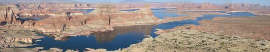 Ausblick vom Alstrom Point auf den Lake Powell
Bitte hier klicken, um das Bild zu vergrößern