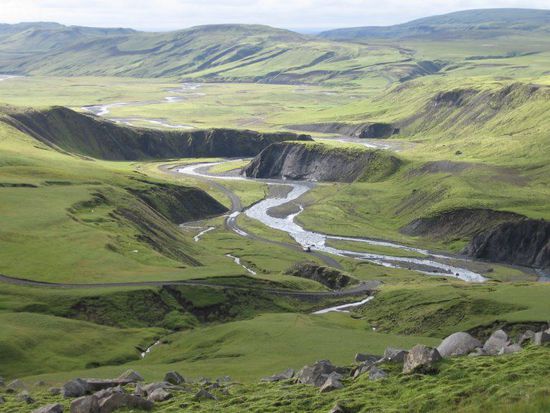 Ebene mit Geirlandsá Fluss