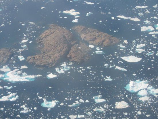Eisberge im Atlantischen Ozean vor der Küste Grönlands
