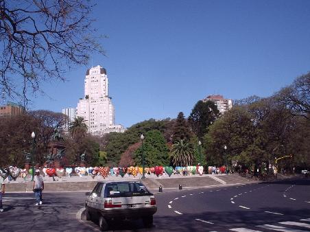 die plaza san martin voller herzen