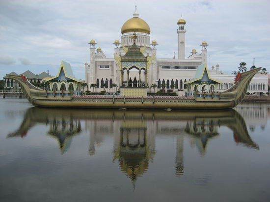 Die durchaus beeindruckende Moschee in BSB