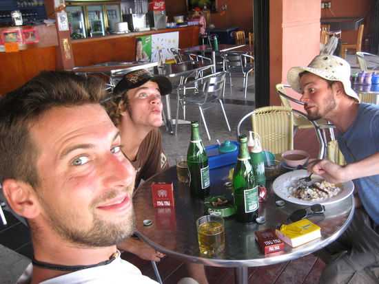 Rechts Erik (lebt ueberall und niergends, aber geboren in der Naehe von Vancouver