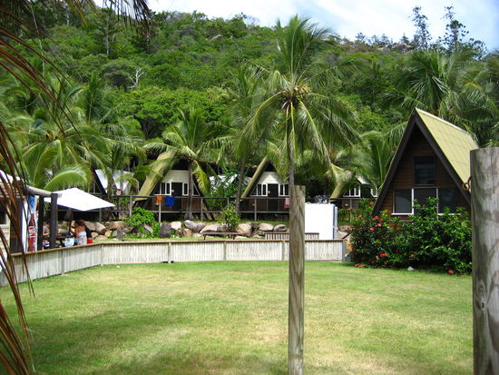 Schaut schoen aus, ist auch schoen, nur die Dorm-Bungalows sind extrem eng fuer 8 Leute...