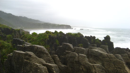 die "pancake rocks" ziemlich im Norden der Westkueste