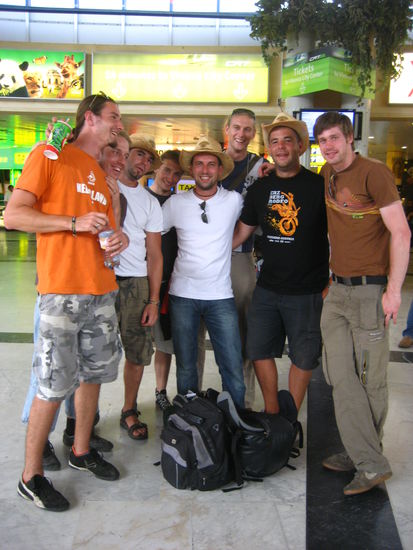 home sweet home! Da hab ich meine Gfriesa wieda! mit einer beeindruckenden Fahne vom Novarock wurde ich begruesst...