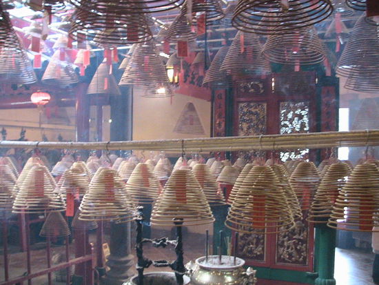 Man Mo Tempel mit Räucherspiralen