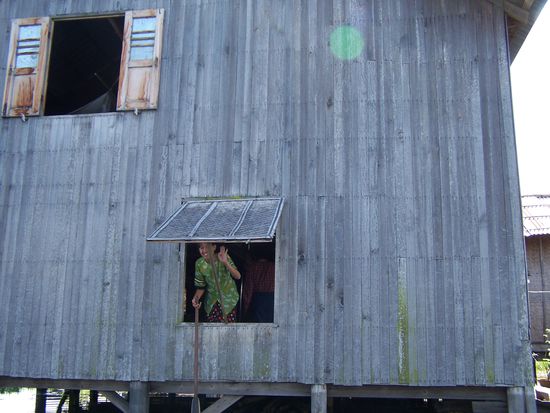 Hier bei ihrer Freundin zuhause hatten wir gestern K.´s Hut vergessen. Wir holten ihn eben noch ab.