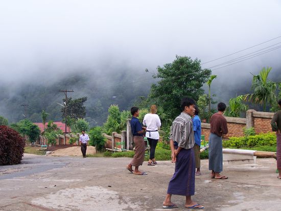 Nebel in den Bergen Burmas