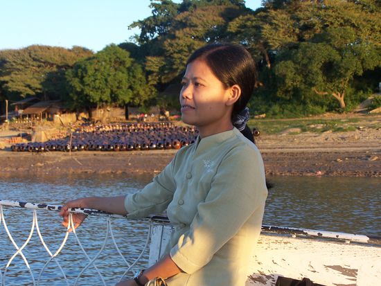 K. hingegen wirkt etwas angespannt - diesmal hat sie Angst !