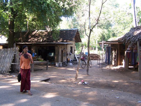 K. im Dorf auf der anderen Seite der Brücke
