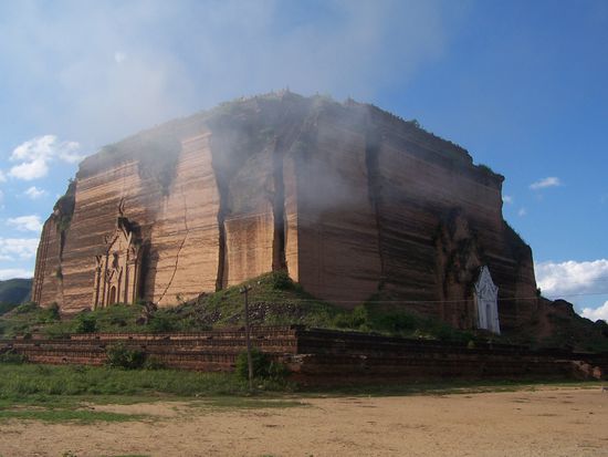 Mingun Paya - die Unvollendete