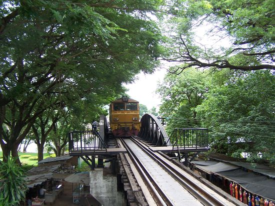 Death railway - die Bahnstrecke hat tausenden von Kriegsgefangenen beim Bau das Leben gekostet