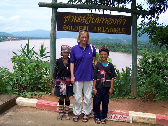 Natürlich wollen die Kinder ein paar Baht für das Foto haben !