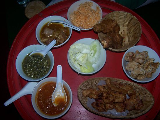 Es schmeckte, aber es war viel zu viel. Und es war auf westlichen Geschmack entschärft. Was mich nicht störte.