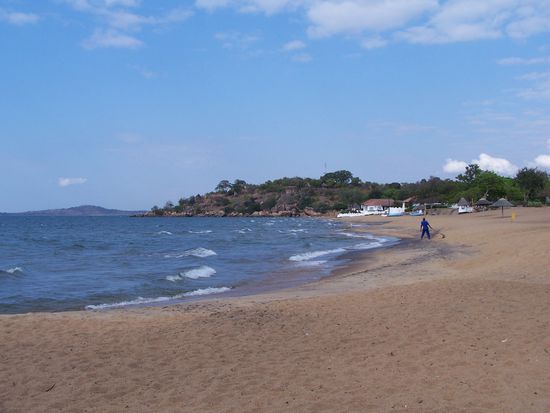 Der Strand wird gereinigt, für wen eigentlich ? War keiner da !
