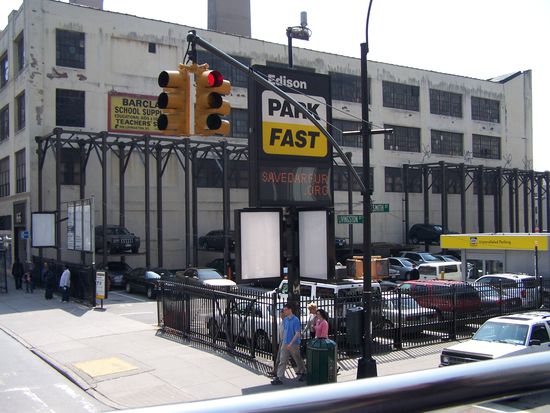 Parken in NY - es wird gestapelt !