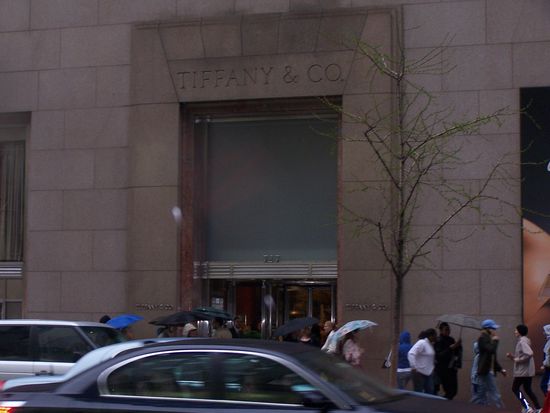 Hier hätte ich gerne geshoppt, aber der Laden ist ein ganz klein wenig zu teuer !