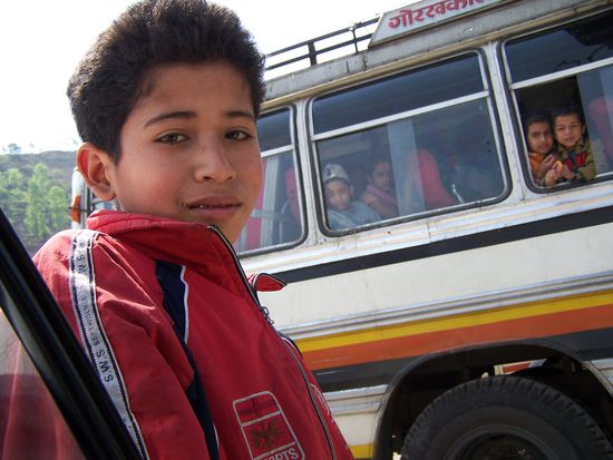 ...machen Tankstellen-Stopps (hier hat mich dieser junge Mann ausdrücklich um ein Foto gebeten)...