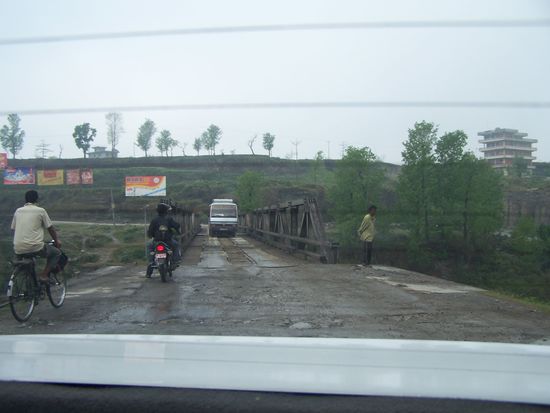 Zurück über die fiesen Straßen Nepals