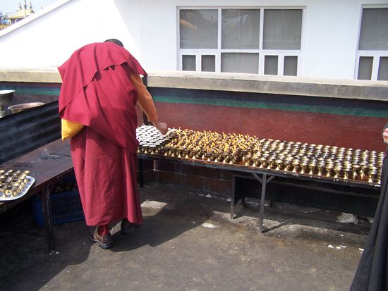 Kerzen aus Yak-Butter..